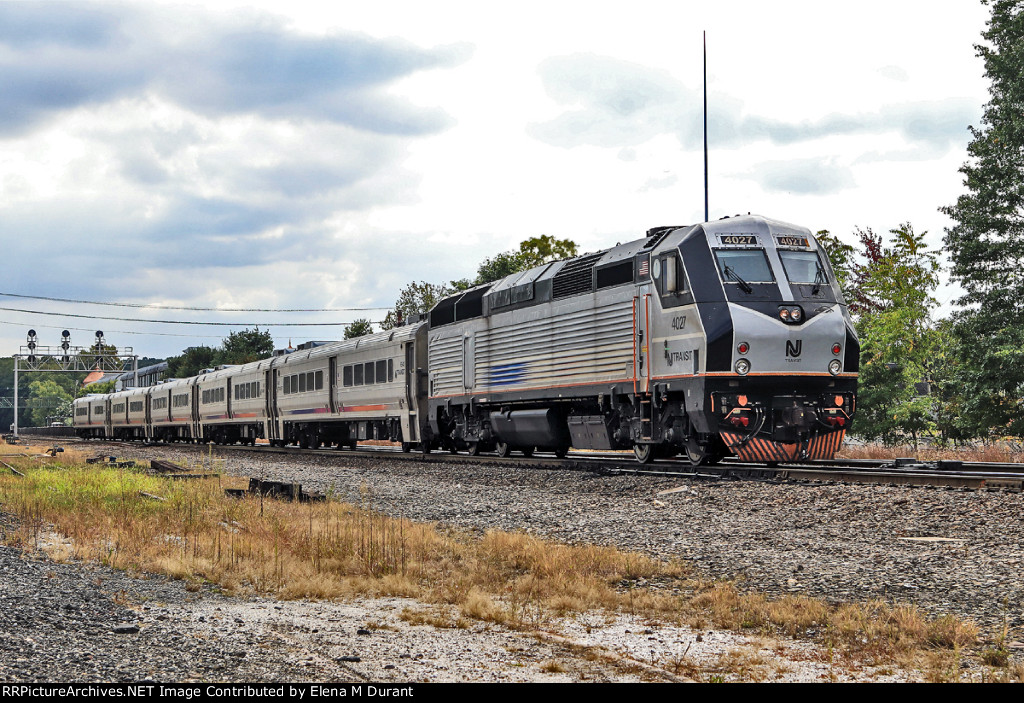 NJT 4027 on train 1211